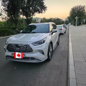 Toyota Highlander 2021