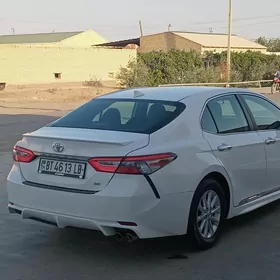 Toyota Camry 2019
