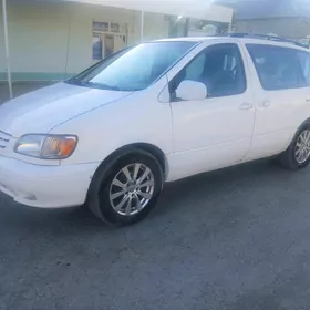 Toyota Sienna 2002