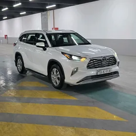 Toyota Highlander 2022