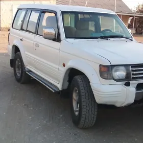 Mitsubishi Pajero 1993