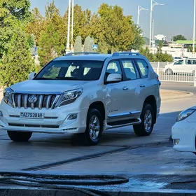 Toyota Land Cruiser Prado 2011