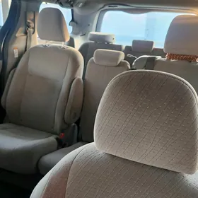 Toyota Sienna 2015