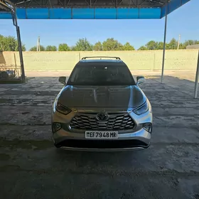 Toyota Highlander 2022