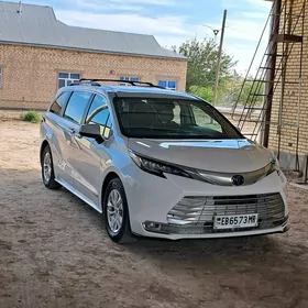 Toyota Sienna 2021
