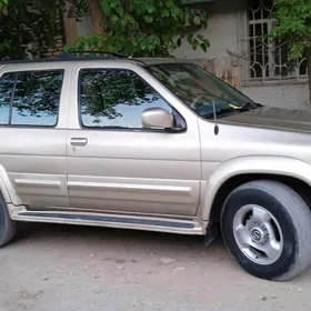 Infiniti QX4 1998