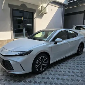 Toyota Camry 2025
