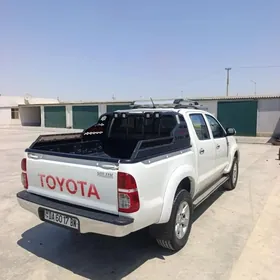 Toyota Hilux 2013