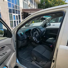 Toyota Hilux 2014
