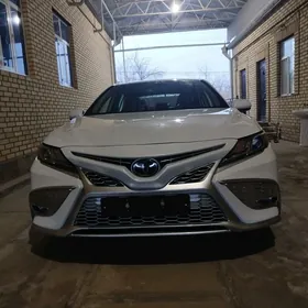 Toyota Camry 2020