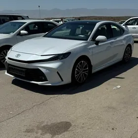 Toyota Camry 2025