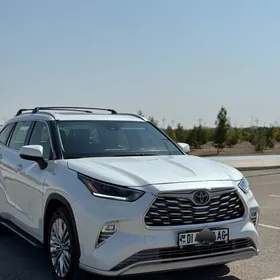 Toyota Highlander 2022