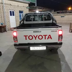 Toyota Hilux 2013