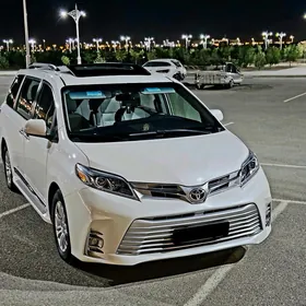 Toyota Sienna 2017