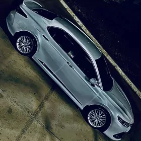 Toyota Camry Hybrid 2019