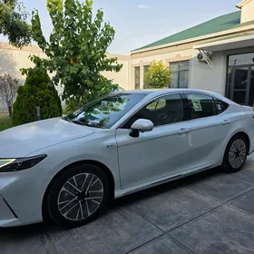 Toyota Camry 2025