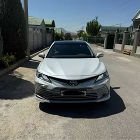 Toyota Camry 2023