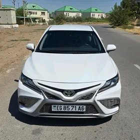 Toyota Camry 2021