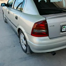 Opel Astra 2003