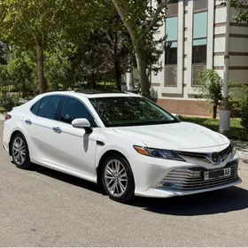 Toyota Camry 2018