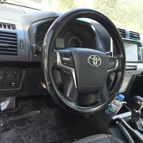 Toyota Land Cruiser Prado 2019
