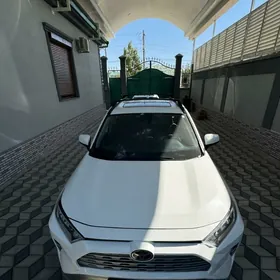 Toyota RAV4 2021