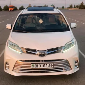 Toyota Sienna 2019
