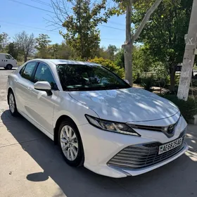 Toyota Camry 2018