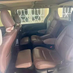 Toyota Sienna 2019