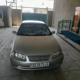 Toyota Camry 2000