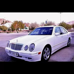 Mercedes-Benz E320 2001
