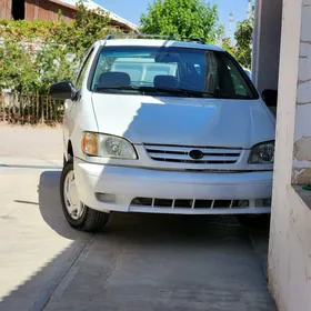 Toyota Sienna 2003