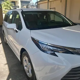 Toyota Sienna 2021