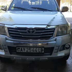 Toyota Hilux 2015