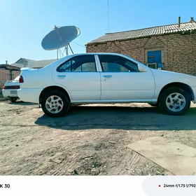 Nissan Sunny 2000