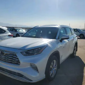 Toyota Highlander 2021