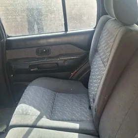 Nissan Pathfinder 1997