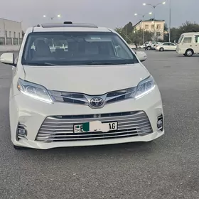 Toyota Sienna 2017
