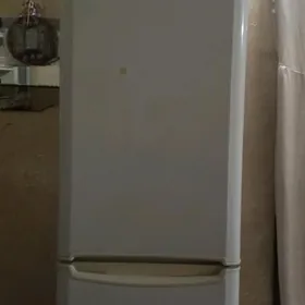 HOLODILNIK INDESIT