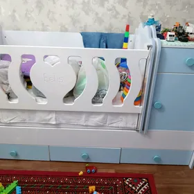 Продаю детскую кровать