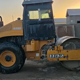 Case STX325 Accusteer 2014