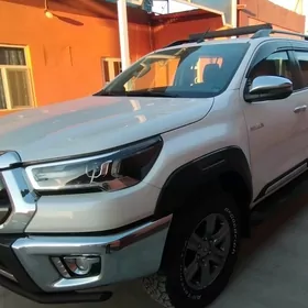Toyota Hilux 2021