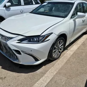 Lexus ES 300h 2021