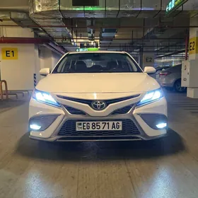 Toyota Camry 2021