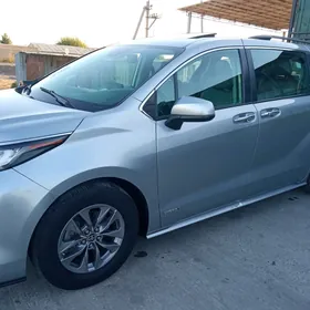 Toyota Sienna 2021