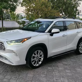 Toyota Highlander 2021