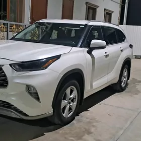 Toyota Highlander 2021