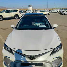 Toyota Camry 2024