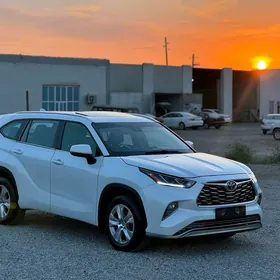 Toyota Highlander 2022