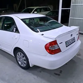 Toyota Camry 2004